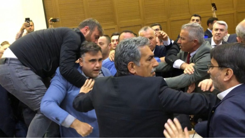 Bursa’da Siyaset Var mı, Yok mu?
