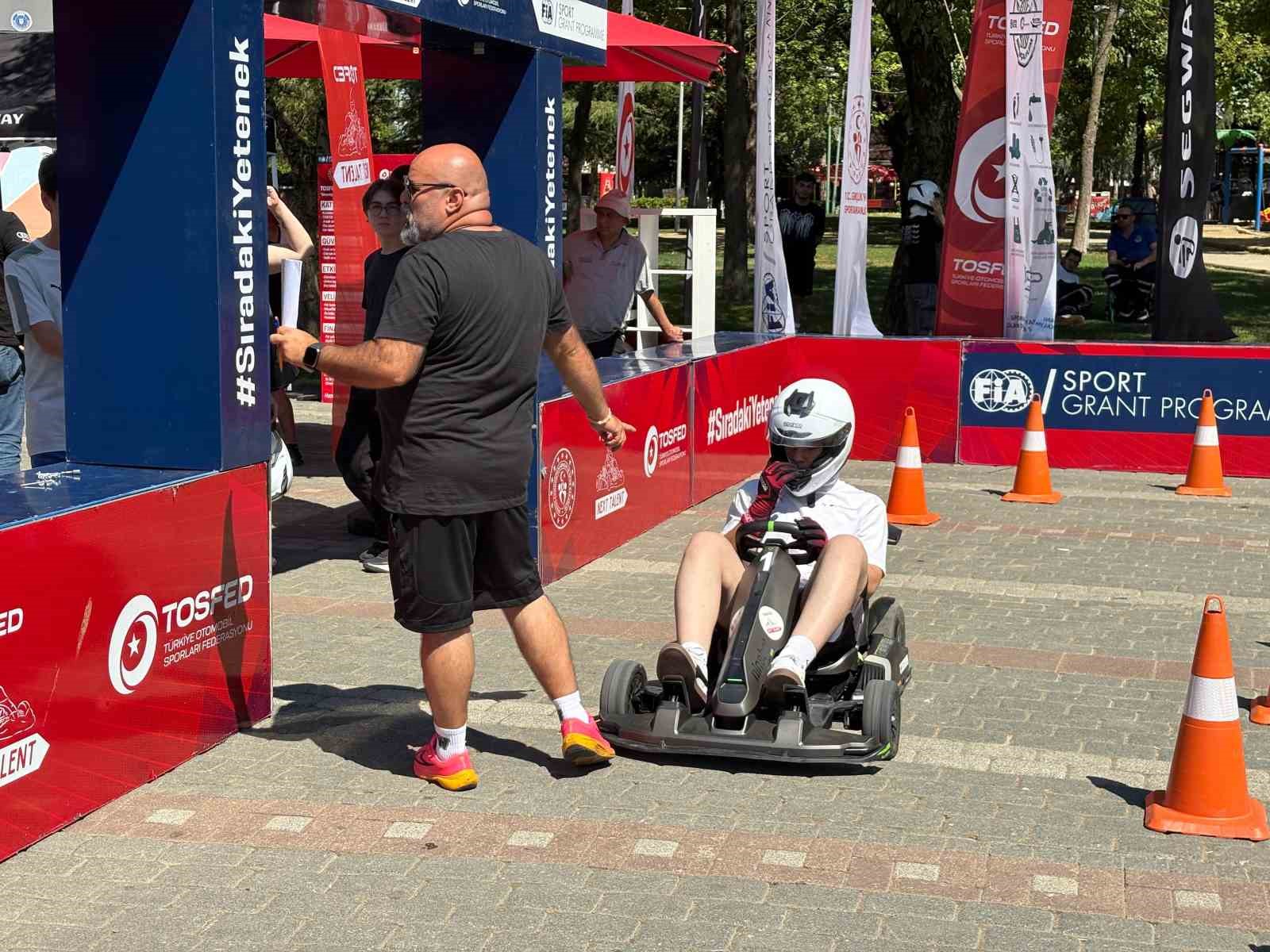 Otomobil sporlarına yetenekli gençler aranıyor
