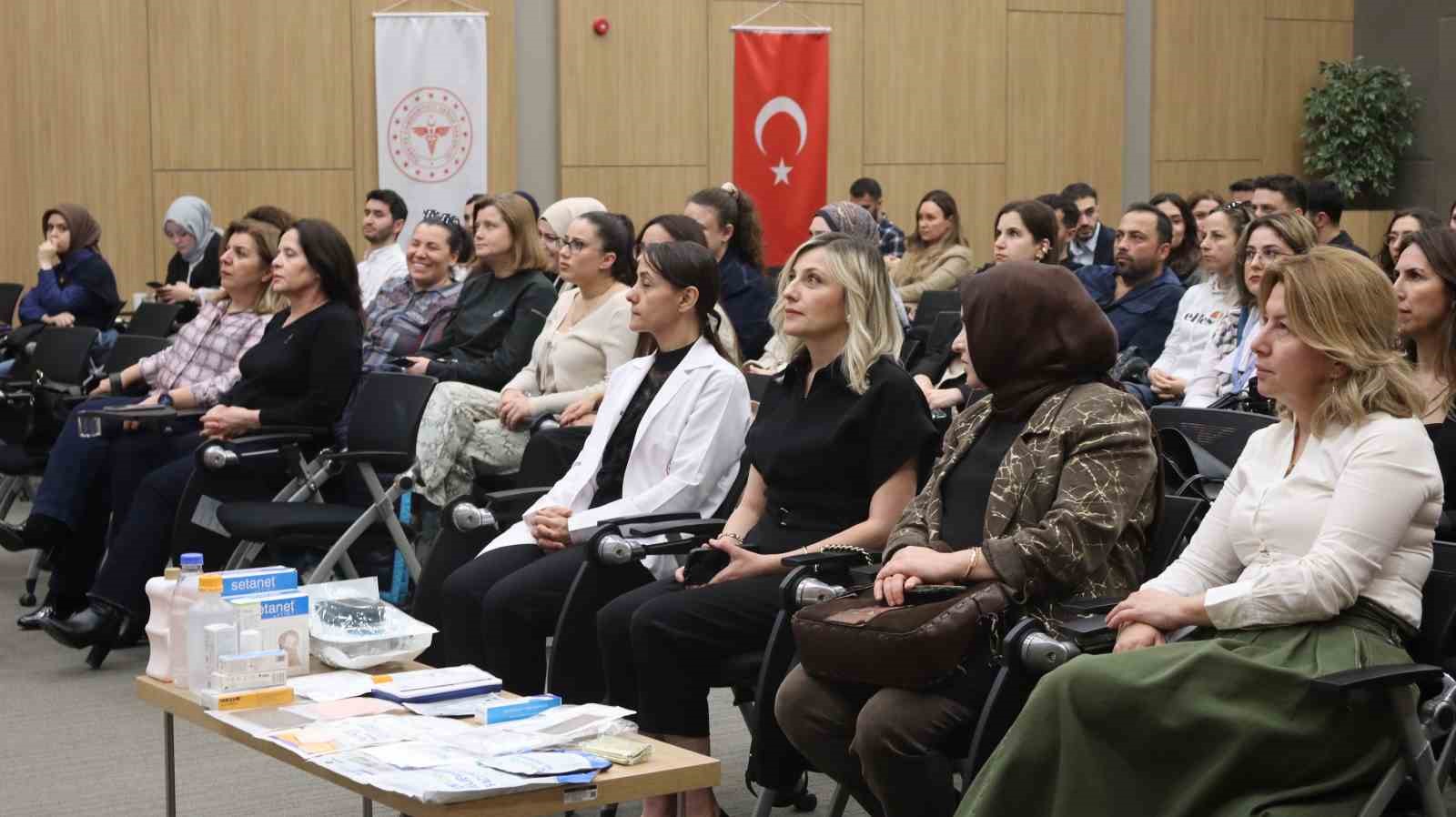 Bursa’da hekim ve sağlık çalışanlarına yanık eğitimi verildi
