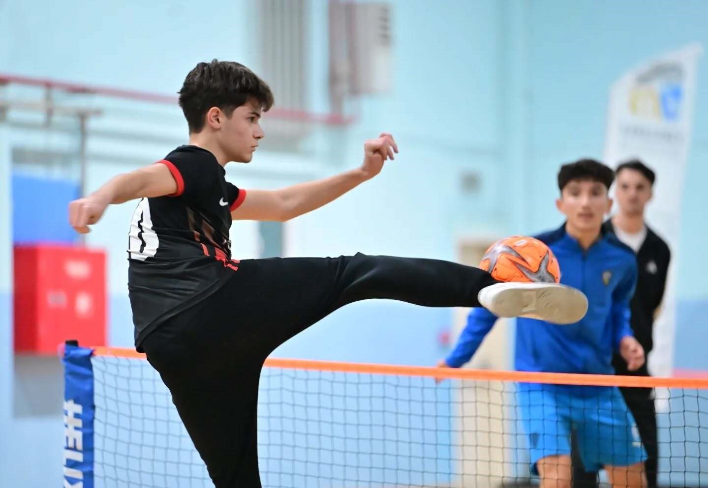 Karacabey’de ayak tenisi şampiyonu Karaca
