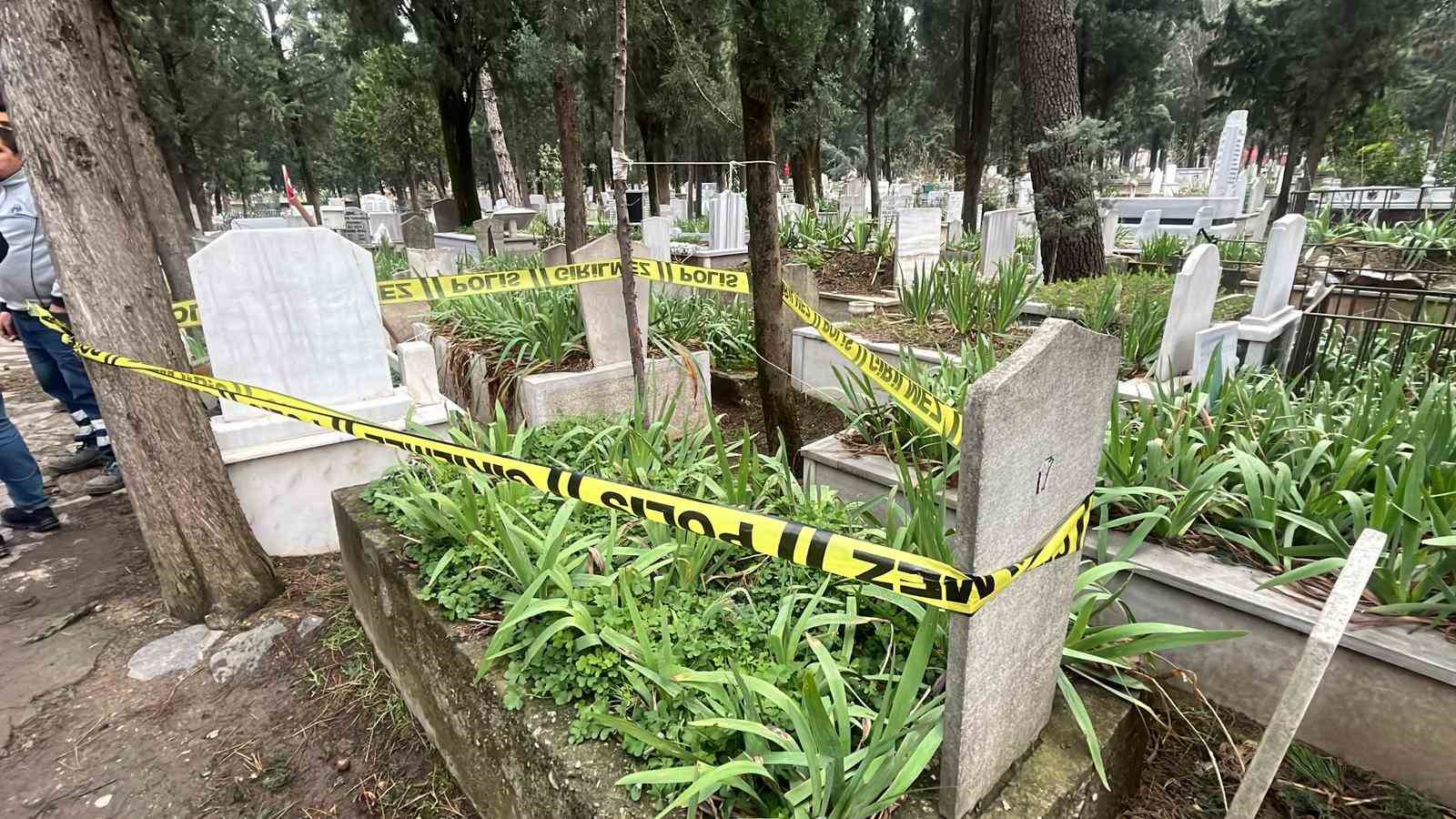 Bursa’da izinsiz defnedilen bebek savcılığı harekete geçirdi
