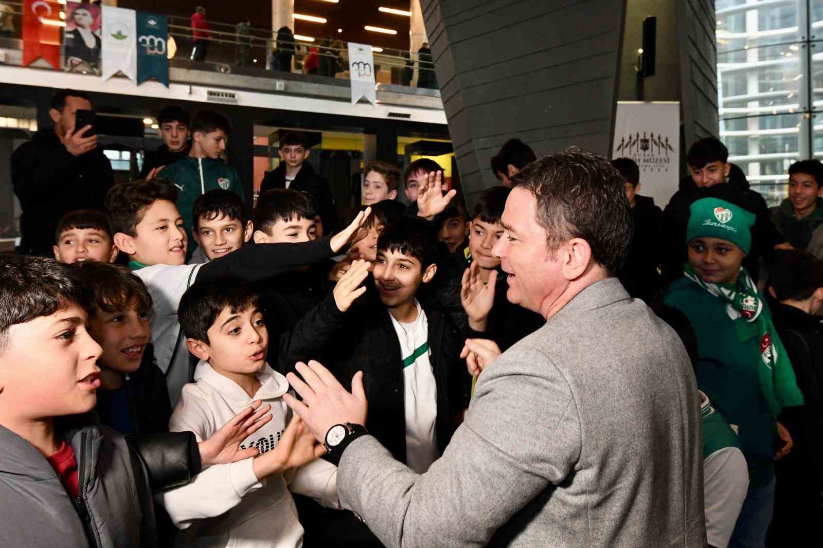 Osmangazi’de 90 çocuk daha Bursasporlu oldu
