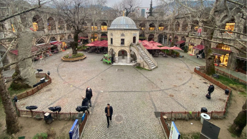 Bir Şehrin Hafızası Dubalarla Çevrilir mi?