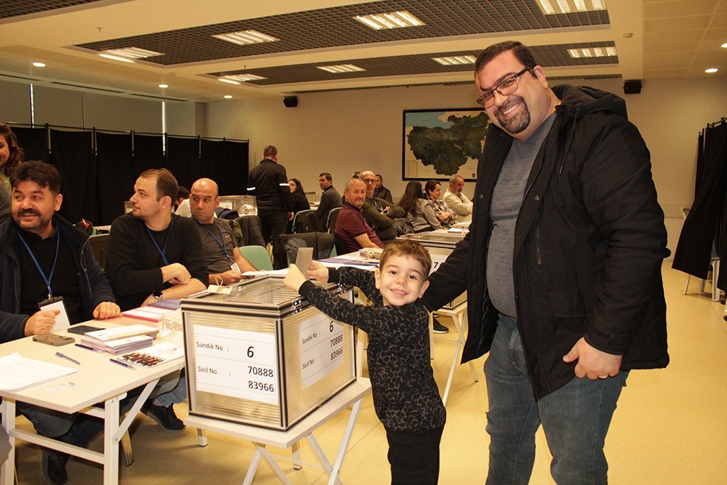 İMO Bursa’da Serdar Atilla Erdem güven tazeledi
