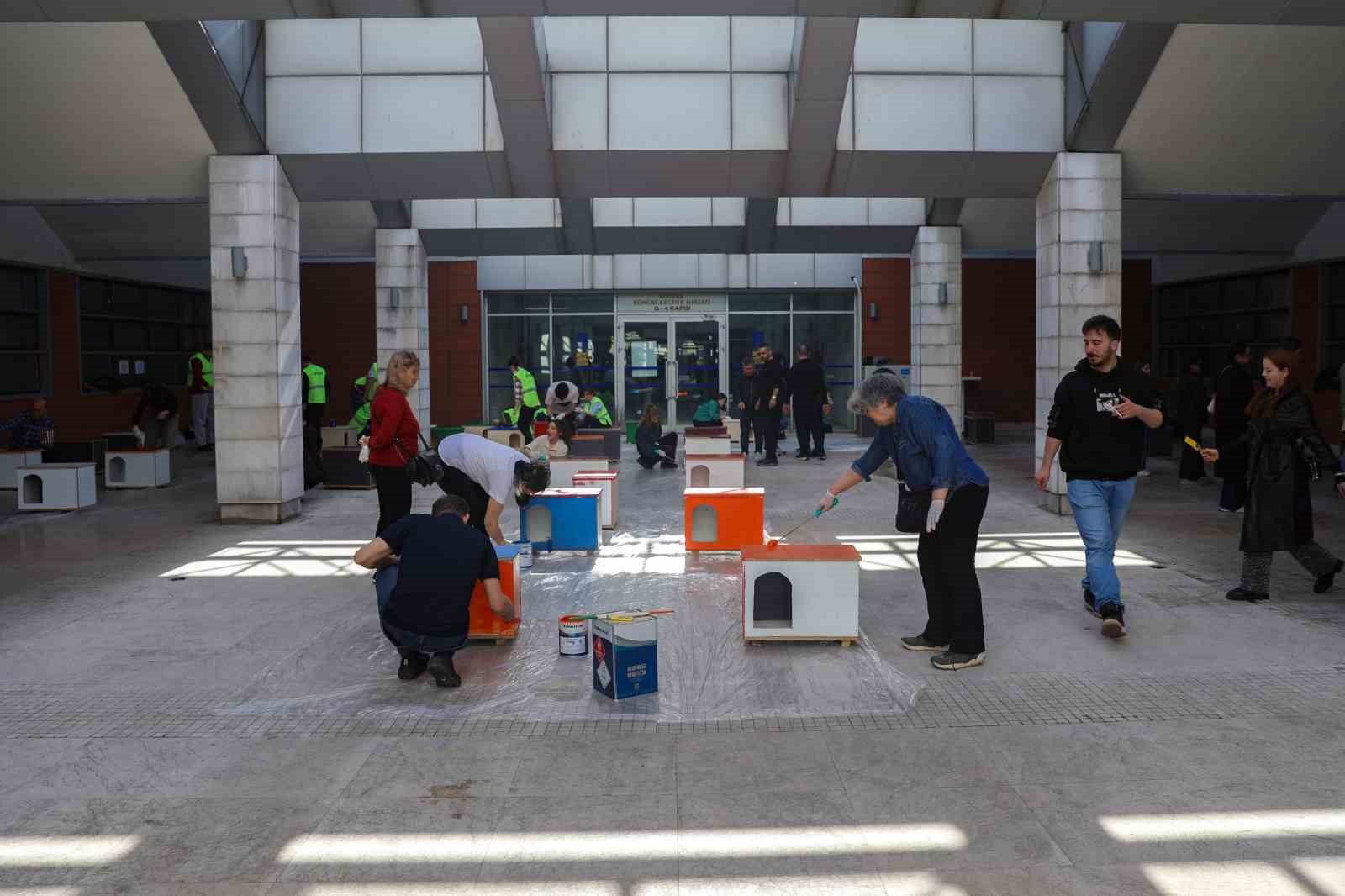 Can dostlara sıcak yuva
