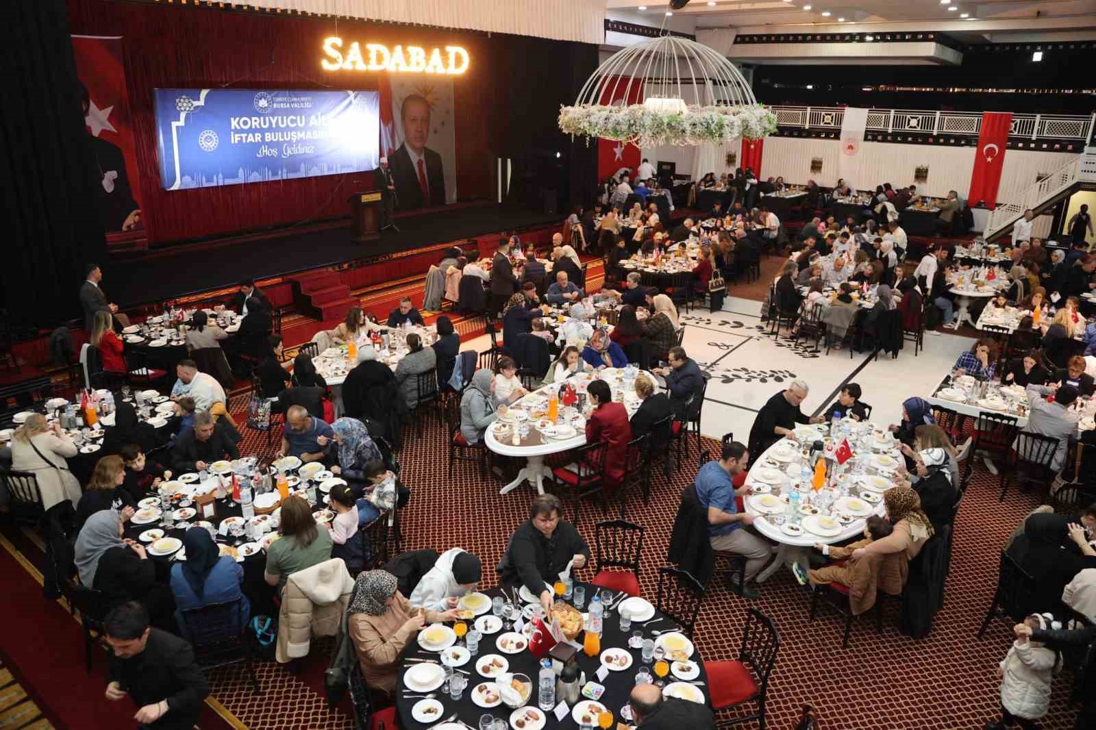 Bursa’da koruyucu aileler iftar sofrasında buluştu
