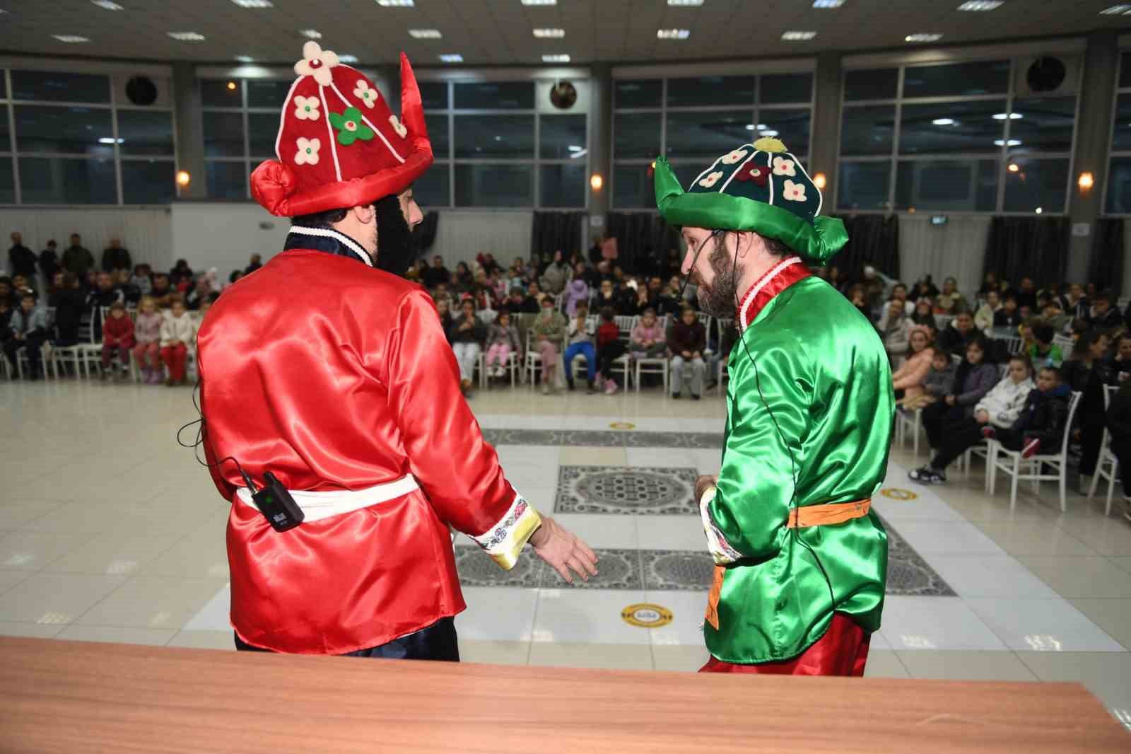 Ovaakça karagöz ve sihirbazlık gösterisiyle şenlendi
