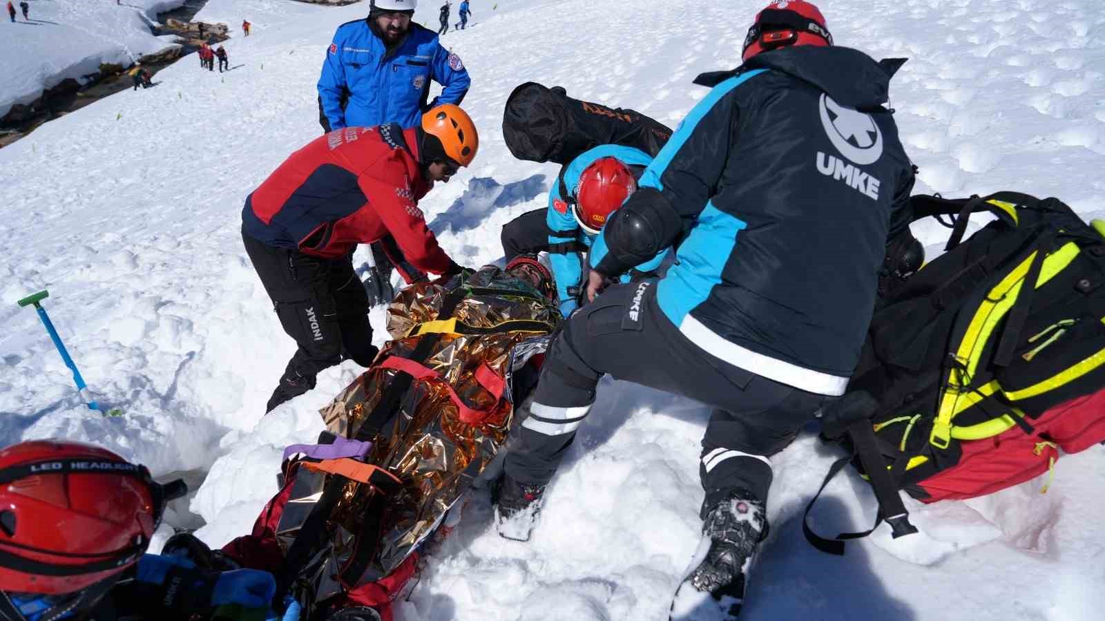 Uludağ’da çığ arama kurtarma tatbikatı gerçekleşti
