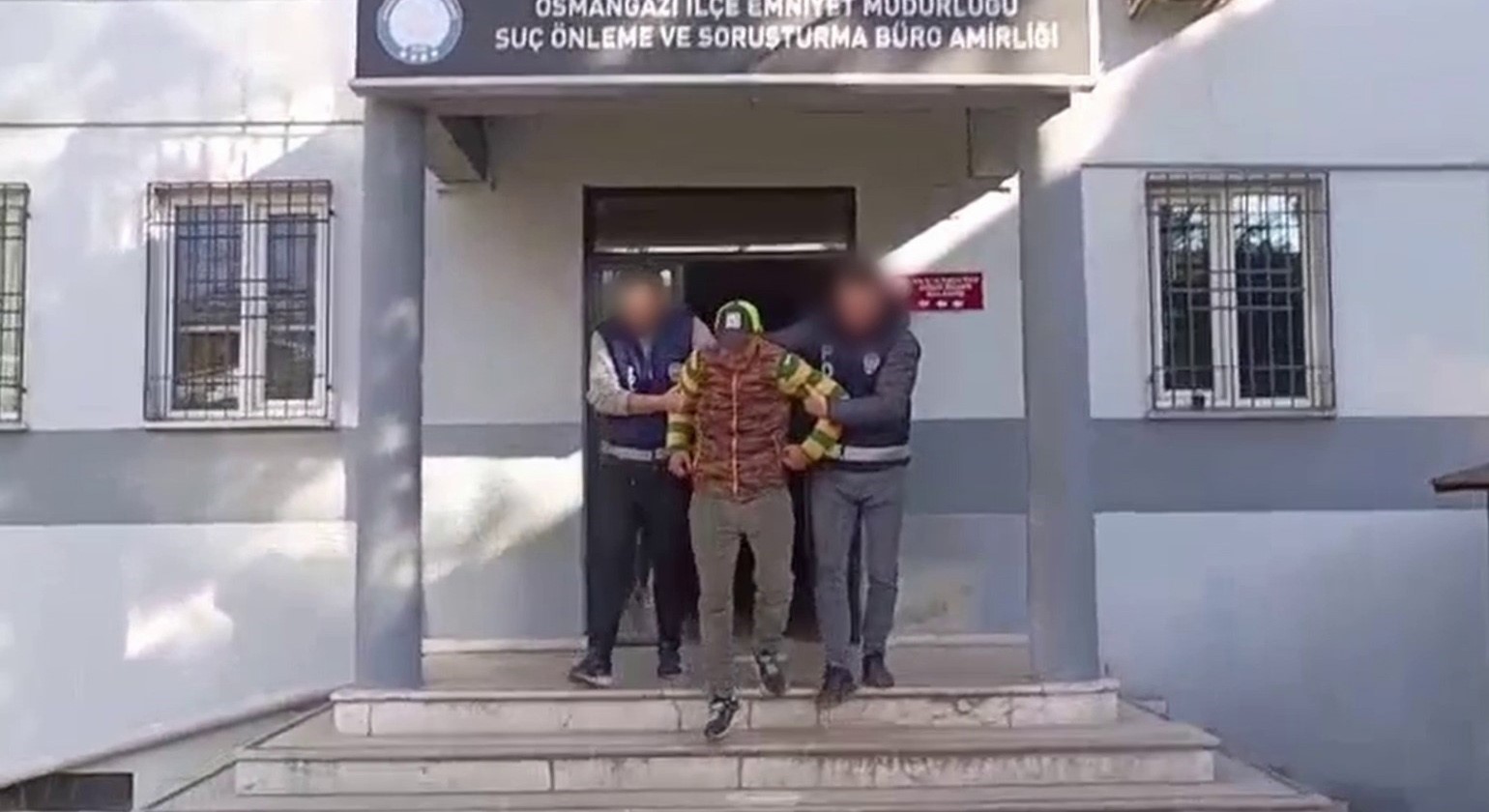Bursa’da kesinleşmiş hapis cezası bulunan 2 şahıs yakalandı
