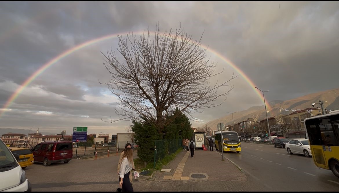 Bursa’da gökkuşağı mest etti

