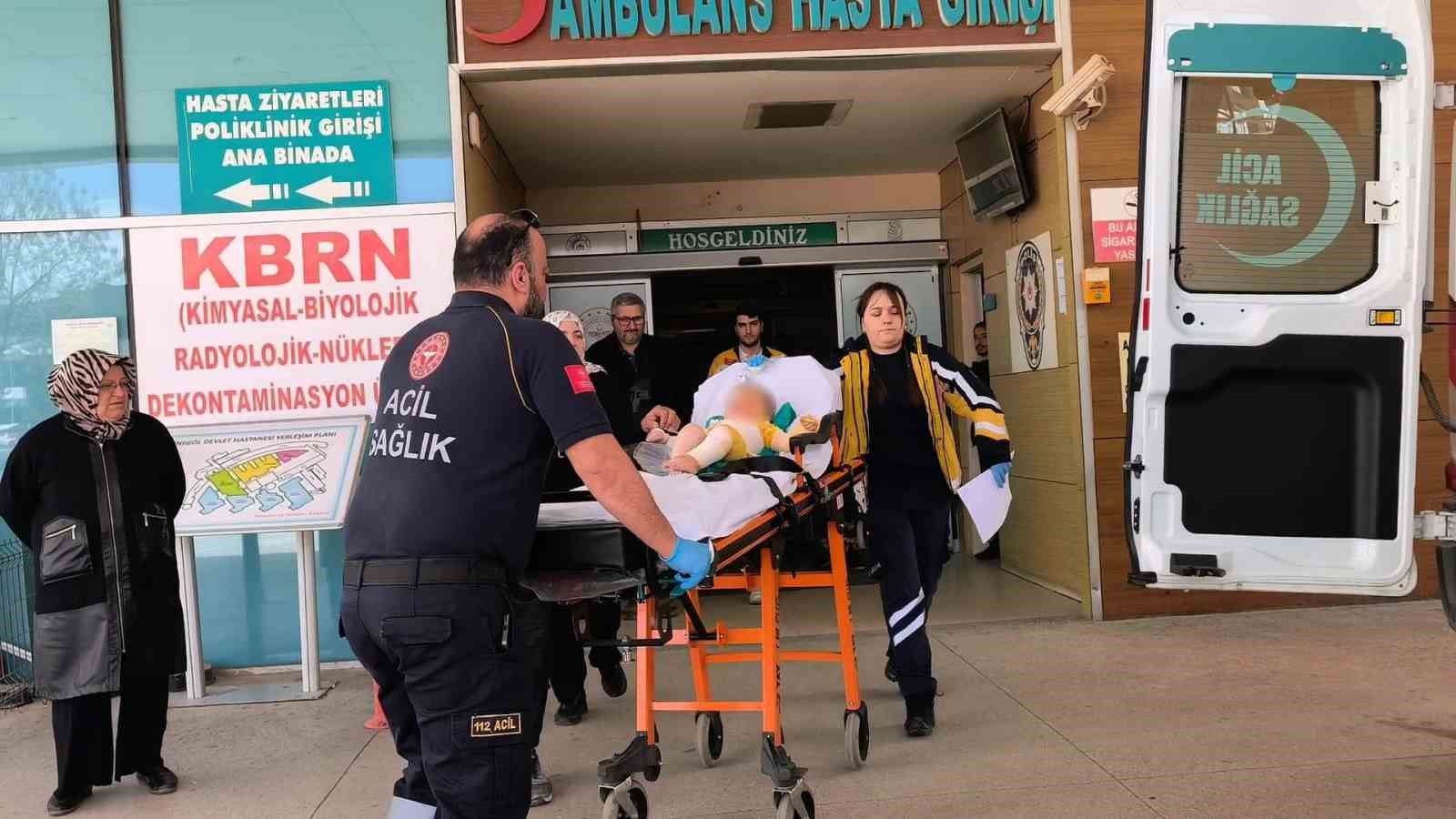 Bursa’da kaynar su üzerine dökülen 9 aylık bebek ağır yaralandı
