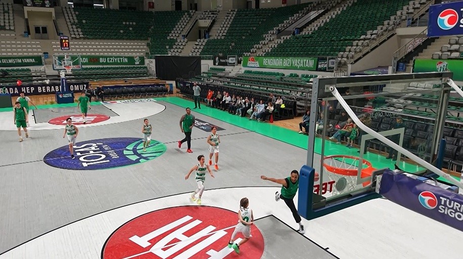 Bursaspor Basketbol Takımı’nı 1.20’lik minikler terletti
