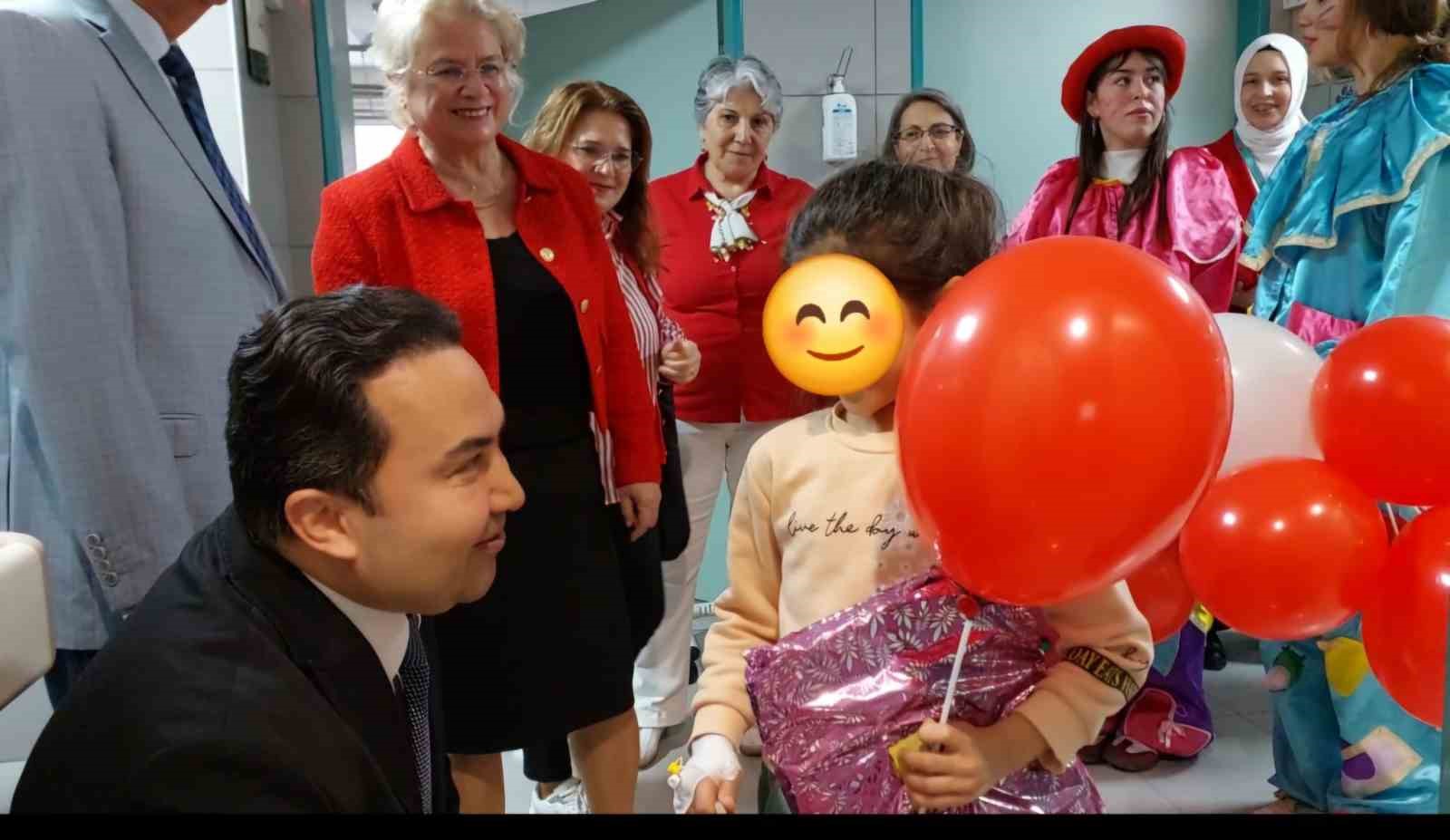 Bursa Nilüfer Kadın Korosu’ndan duygusal 23 Nisan kutlaması
