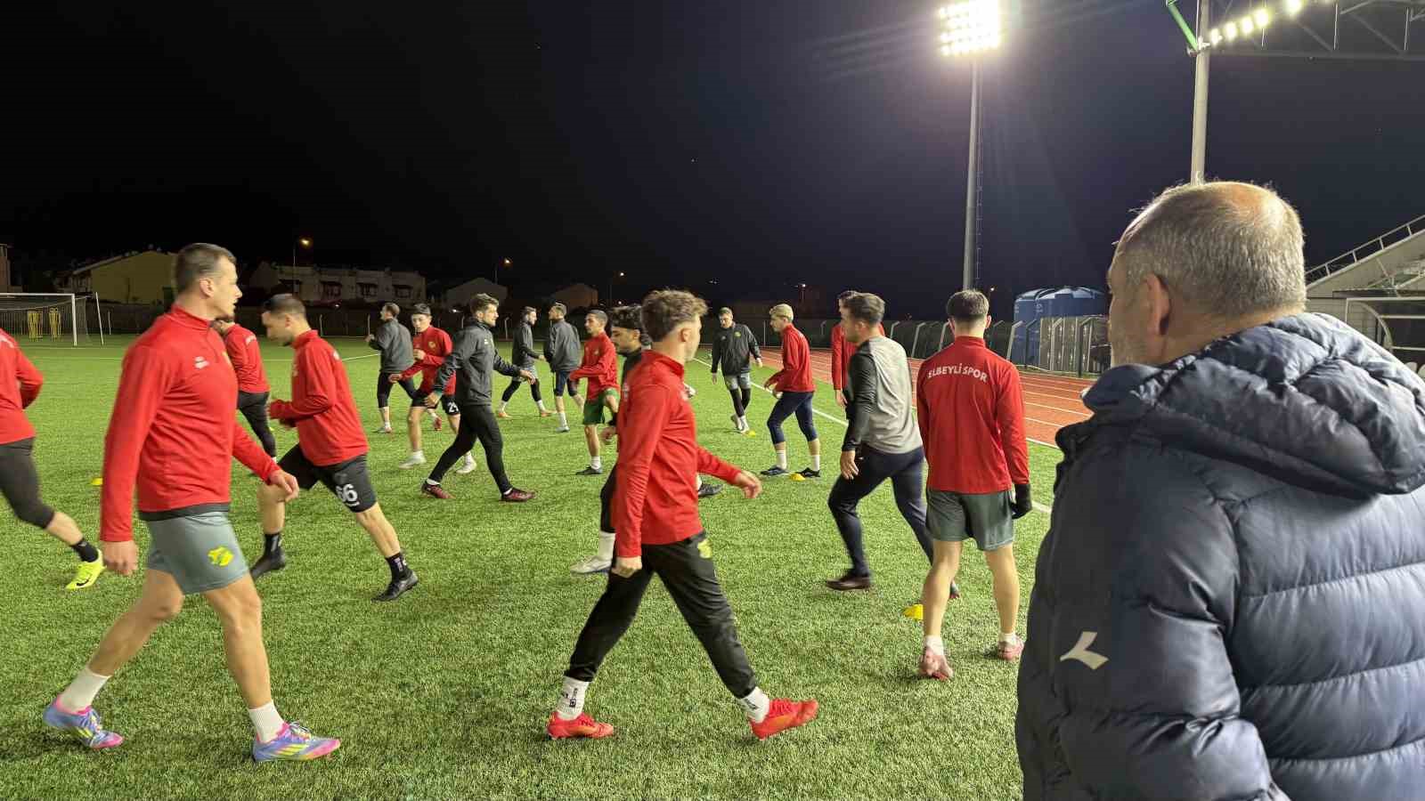 Hem başkan, hem teknik direktör, hem de malzemeci
