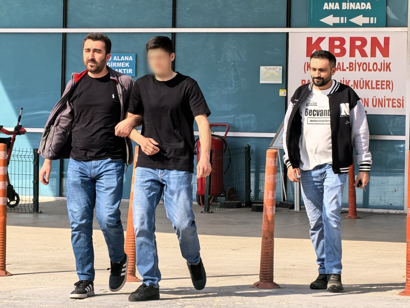 Oto tamirhanesindeki silahlı saldırı failleri yakalandı
